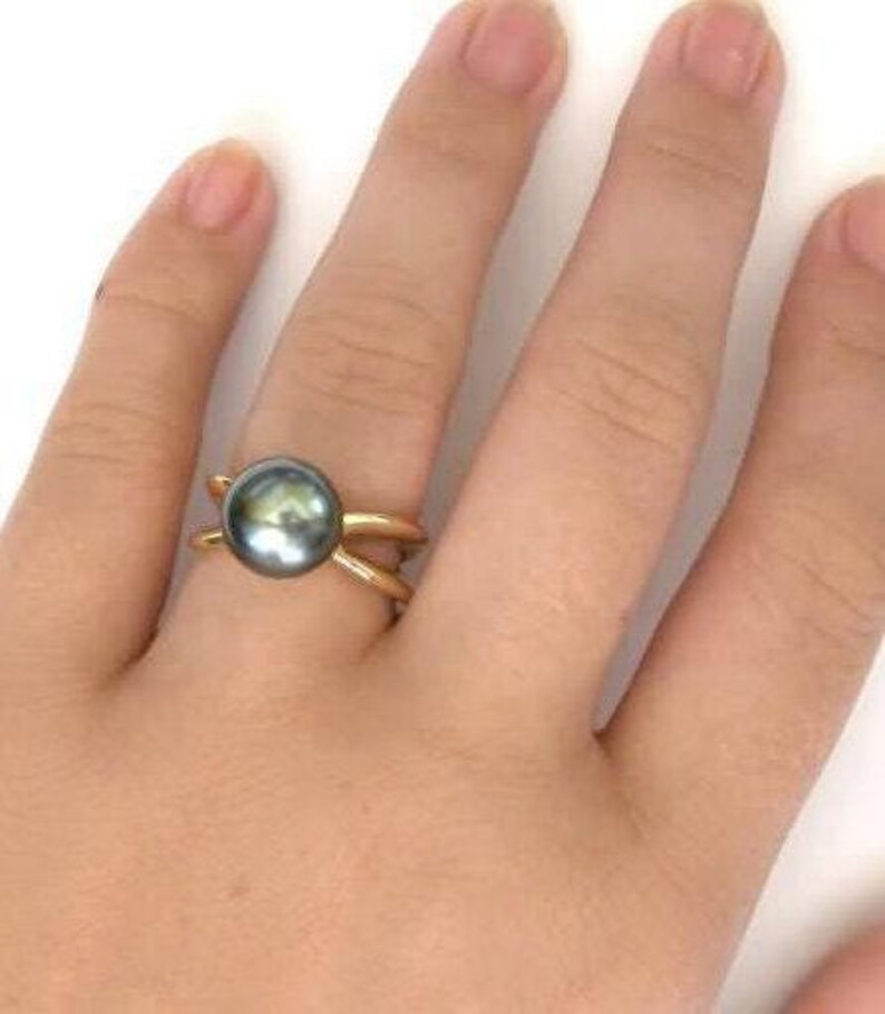 14k Yellow Gold Tahitian Pearl Ring: 10.5mm Cultured Pearl Solitaire image 5