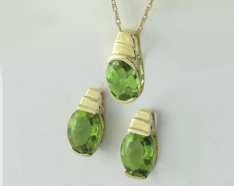14k Yellow Gold Peridot Pendant and Earrings Set: Faceted Buff Top