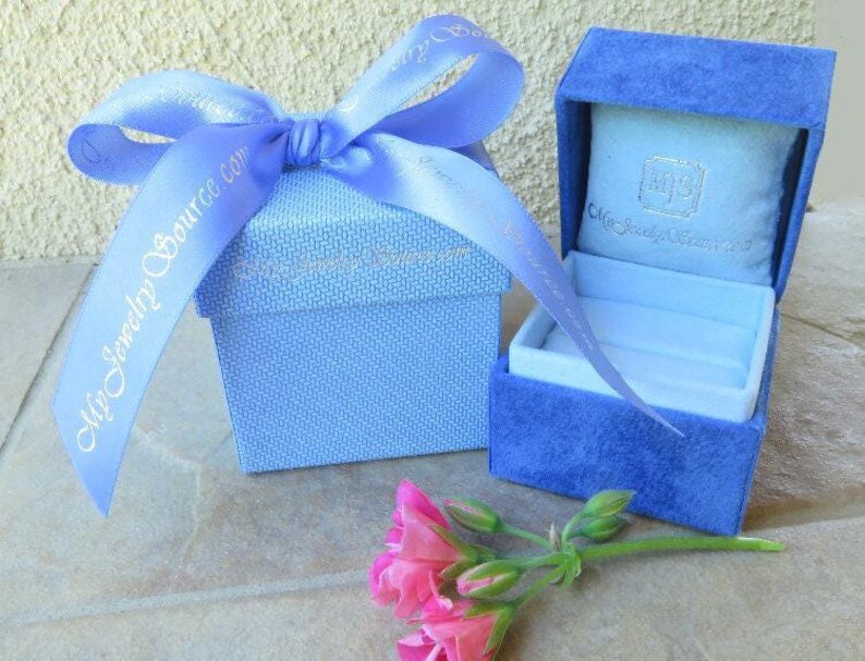 MyJewelrySource.com Custom Gift Box for Ring