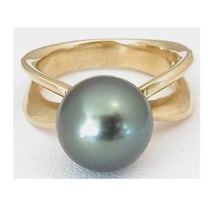 14k Yellow Gold Tahitian Pearl Ring: 10.5mm Cultured Pearl Solitaire image 2