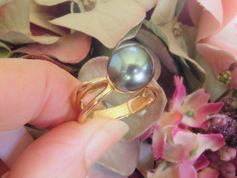 14k Yellow Gold Tahitian Pearl Ring: 10.5mm Cultured Pearl Solitaire image 1
