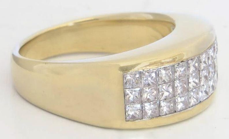 CLEARANCE Invisible Set Princess Cut Diamond Ring 14k Yellow Gold. Reg 6899USD 40% off afbeelding 3