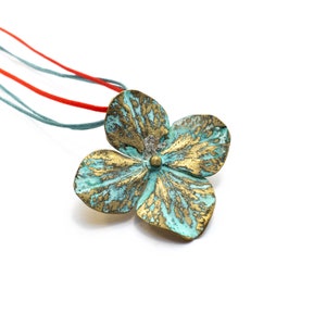 Anemone flower pendant, bronze pendant, handcrafted jewelry, nature-inspired pendant, botanical jewelry, special jewelry gift