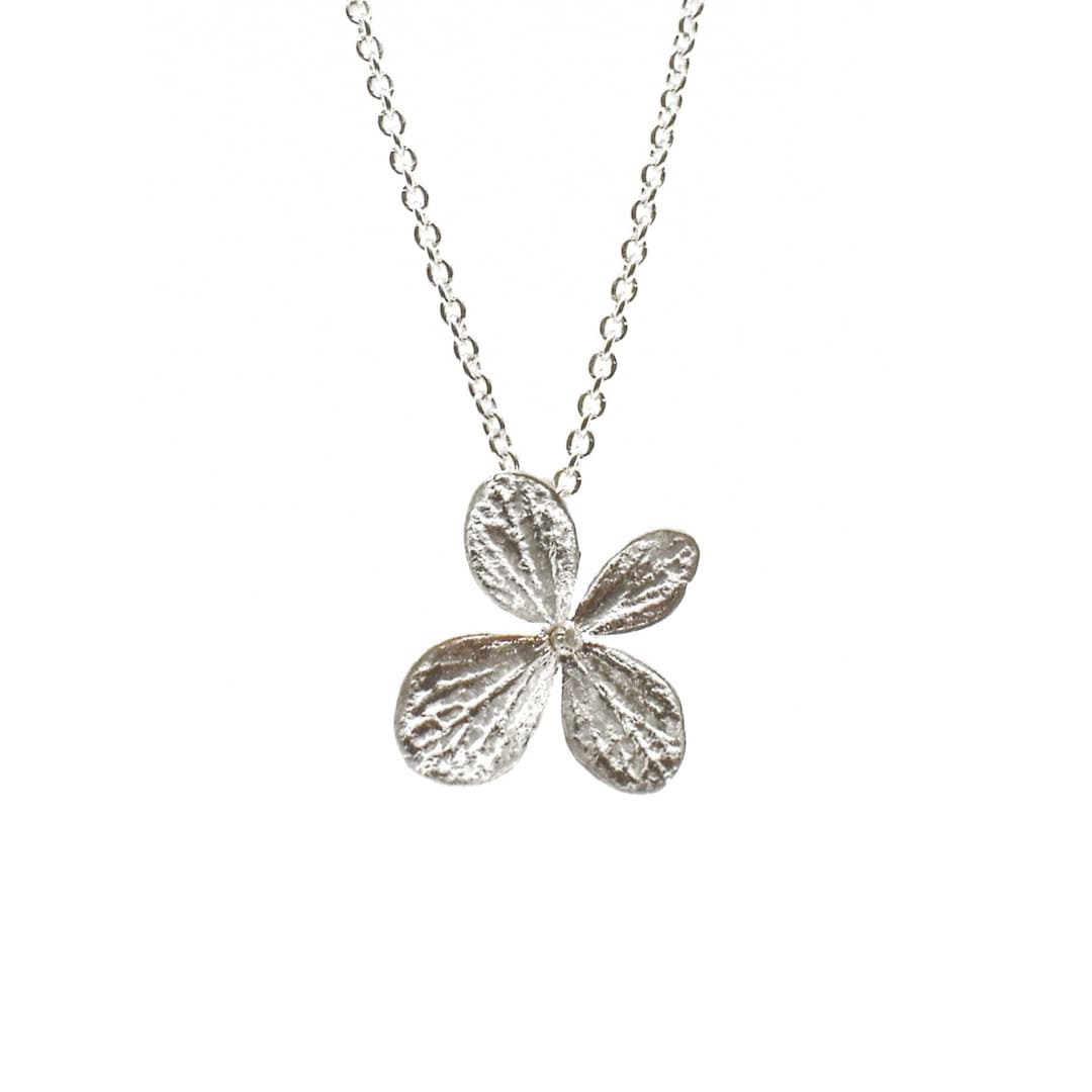 Hatia Silver Flower Pendant Necklace