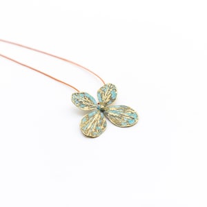 Hortensia  flower pendant, bronze pendant, handcrafted jewelry, nature-inspired pendant, botanical jewelry, special jewelry gift