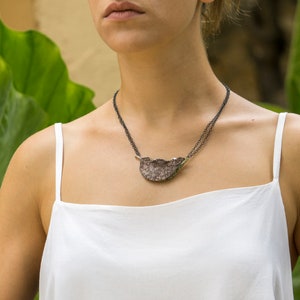 Eucalyptusbladeren hanger ketting, ketting van sterling zilver en brons, handgemaakte ketting, botanische sieraden, speciaal sieradencadeau