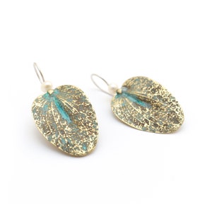 Nepenthes earrings, bronze earrings, handcrafted jewelry, nature-inspired earrings, botanical jewelry, special jewelry gift
