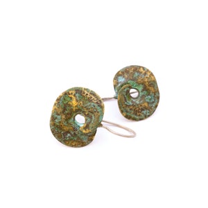 Medicago oorbellen, bronzen oorbellen, handgemaakte sieraden, natuur geïnspireerde oorbellen, botanische sieraden, bijzonder sieraden cadeau