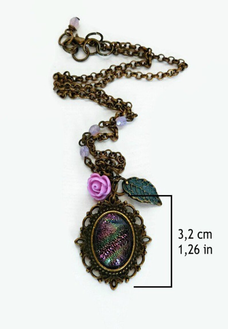 Cameo necklace with dicroic glass violetgreen