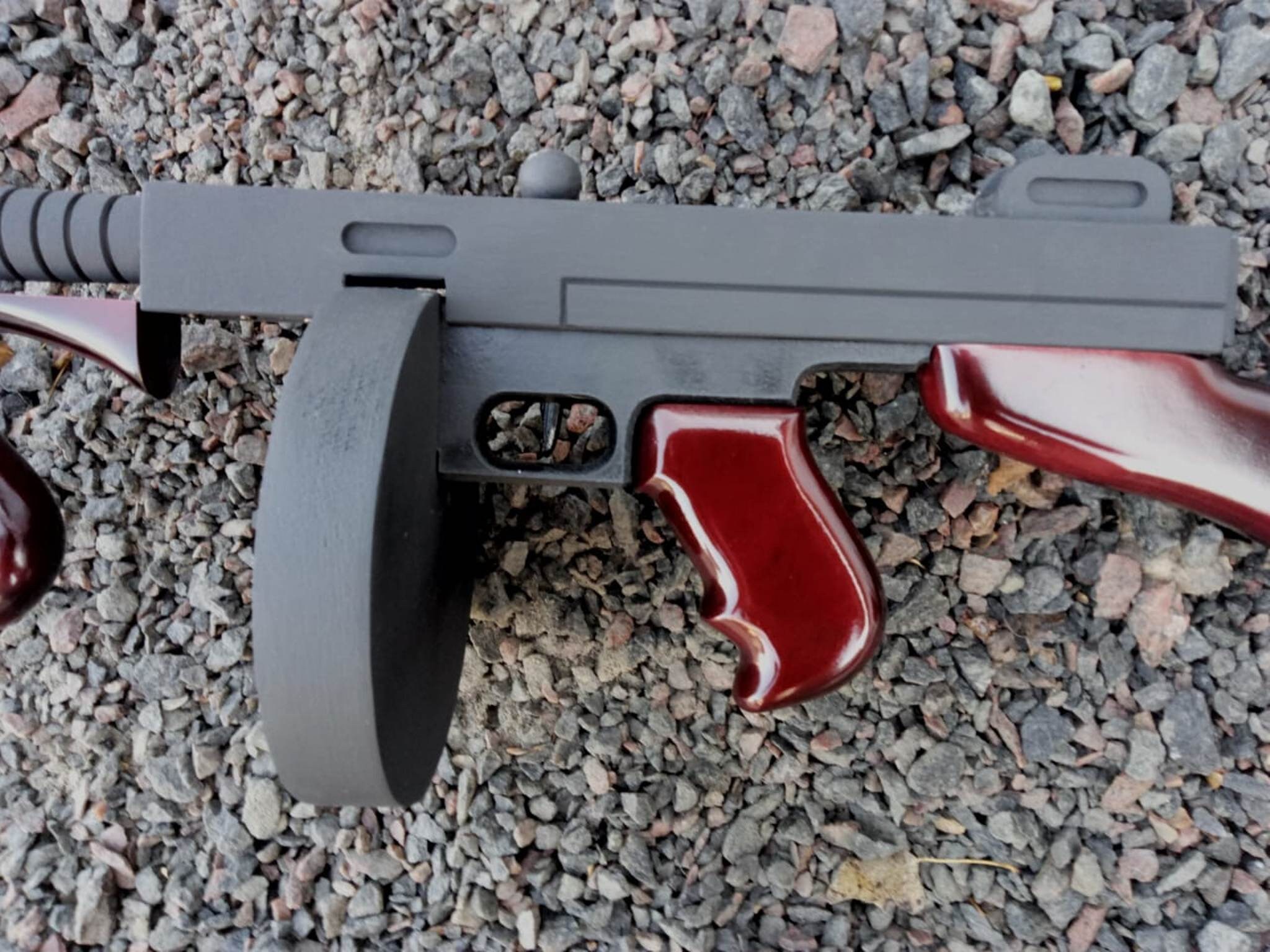 Thompson M1928 Submachine Gun, Wooden Fantasy Cosplay, Scale1:1, Wooden