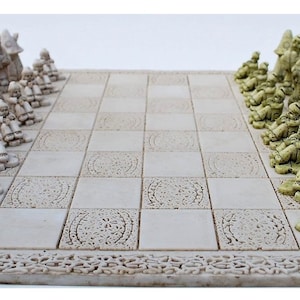 Leprechaun Chess Set w/ 32 County board