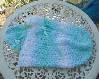 Baby Bunting, or cocoon, and hat with ribbons with rosettes - size 0 to 3 months mint green