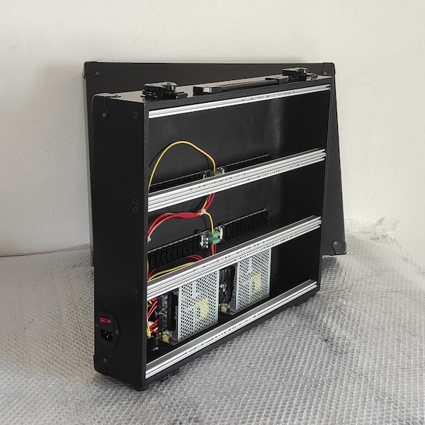 Eurorack case 9u 104 hp portable powered black
