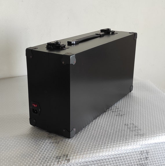 ポータブル ユーロラック ケース 6u パワード ブラック 104 hp
