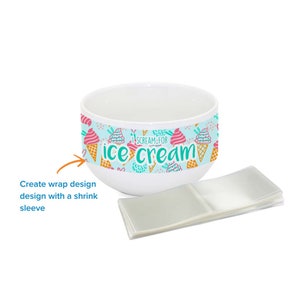 Puede incluir: Taz&oacute;n de cer&aacute;mica blanco con un dise&ntilde;o de helado azul y blanco. El taz&oacute;n tiene el texto "I scream for ice cream". El taz&oacute;n est&aacute; sentado sobre una pila de mangas retr&aacute;ctiles transparentes.