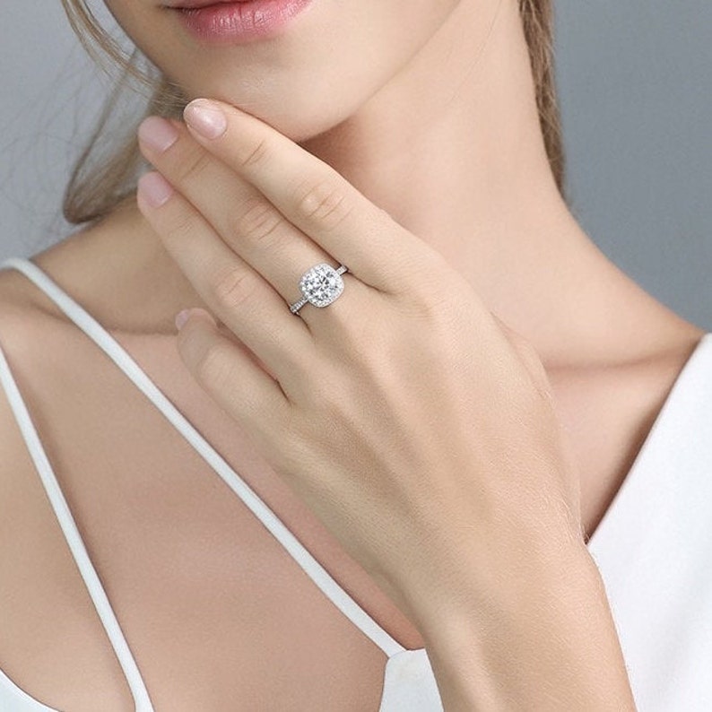 Round Cut Solitaire Gold Engagement Ring 14K Solid Gold Wedding Ring CZ Halo Ring Promise Ring Proposal Ring Minimalist Ring
