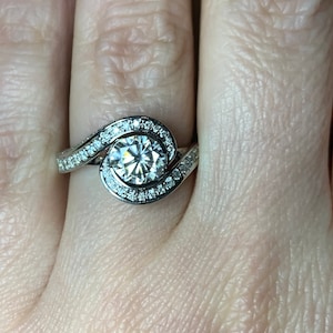 Rose Gold Engagement Ring/ Moissanite Ring/ Gift for women/ Unique ring/ Rings for women/ Promise Ring/ Dainty Ring/ Diamond Ring