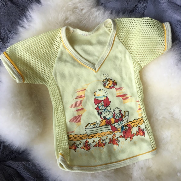 T-shirt vintage rétro des années 1970 Sailor Girl à col en V en maille jaune pour enfants - Design rétro cool sur le devant, les côtés et les manches en maille, voir les mesures