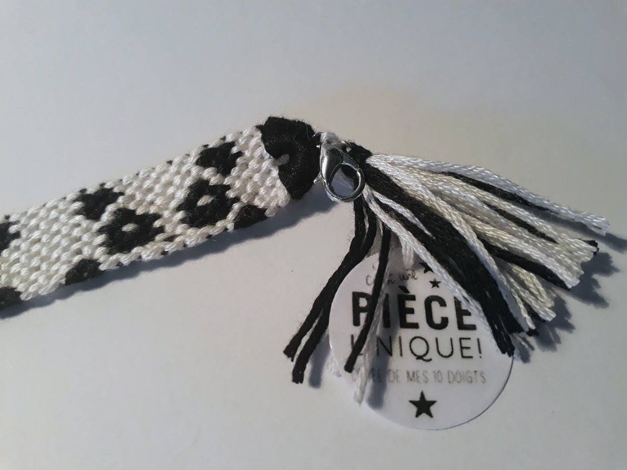 Brazilian Bracelet 14 Threads DMC (model: MYZ- Mini Yuan Zi