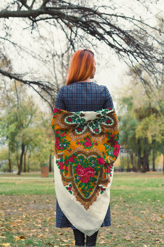 Rustic white wedding shawl, Ukrainian shawl, flor… - image 4