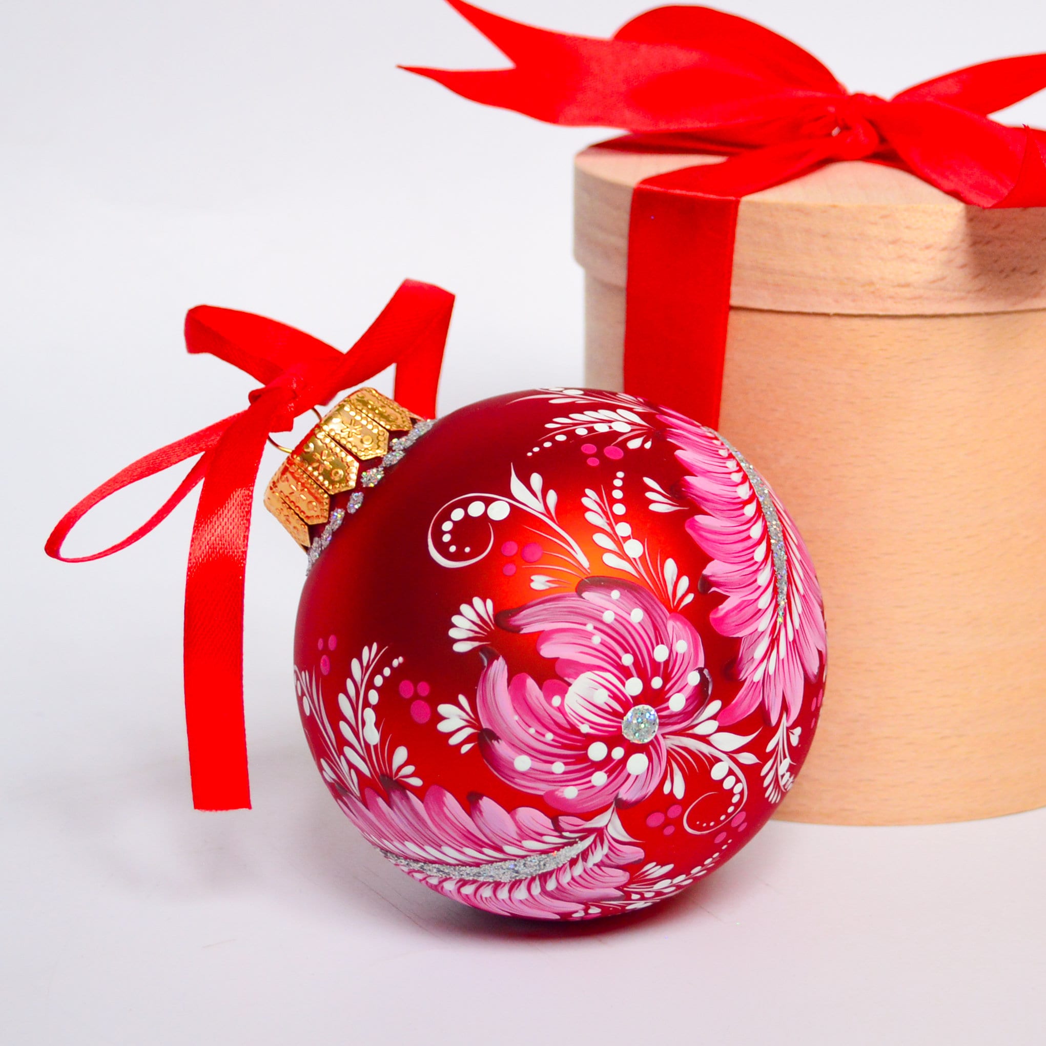 Red 2024 christmas baubles