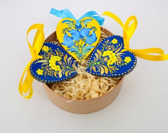 Ukraine colors heart, Wooden Car Hanging yellow blue heart, Petrykivka Ukrainian Christmas ornament, Vehicle Decoration