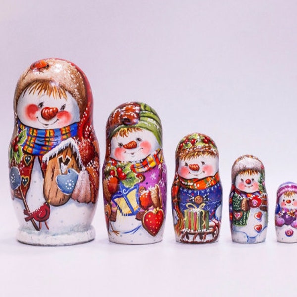 Wooden Snowman Nesting Dolls -  Winter wood decor Snowman decor Hand painted Ukrainian doll Christmas snowman with colorful hat Snowmen gift