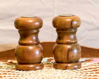 Vintage Wooden Salt & Pepper Shakers, Beautiful Wood Pattern