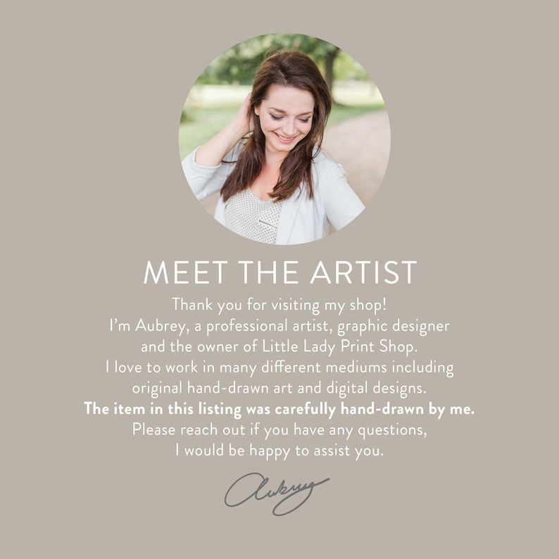 Puede incluir: Una mujer sonr&iacute;e y mira hacia abajo mientras est&aacute; de pie en un &aacute;rea boscosa. El texto "MEET THE ARTIST" est&aacute; por encima de ella y un mensaje sobre el trabajo y la tienda de la artista est&aacute; debajo de ella. La firma de la artista est&aacute; en la parte inferior de la imagen.