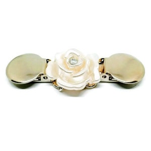 Clip de serrage rose blanche, clip de serrage, clip de serrage de robe, clip de robe, clip de vêtement, bijoux faits main, clip de cardigan, clip de serrage de taille