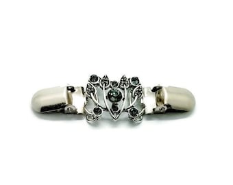 Schwarze Strass Blatt Cinch Clip, Handgemachte Cardigan Clip