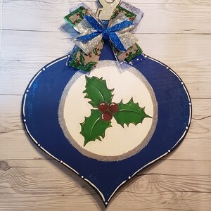 Christmas Door Hanger For Front Door, Winter Berry Porch Sign, Retro Christmas Decor, Holly And Berries Home Decor, Holiday Host Gift Idea