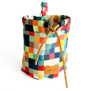 Treat bag for dog owners. Easy to clean dog training bag. Waterproof treat pouch.