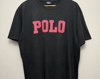 Vintage Polo Ralph Lauren Spell Out T-shirt Svart Röd Logotyp T-shirt | 90-tals Y2K-skjorta med blekt grafik | Americana Ivy Prep | XL