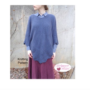 Op de afbeelding: Een blauwe gebreide poncho met een V-hals en geschulpte zoom. De mouwen zijn driekwart lang. De woorden "Knitting Pattern" staan aan de linkerkant van de afbeelding. Het Girlpower Designs logo staat rechts.