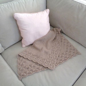 Baby Blanket Knitting Pattern, Leaf Border, Lace Pattern, Worsted Aran Yarn, Unisex Girl Boy, Nature Theme Nursery, 3 Sizes immagine 4