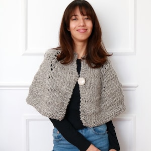 Shoulder Cape Knitting Pattern, Shoulder Warmer, Shawl with Button, Super Bulky Yarn, Capelette image 8