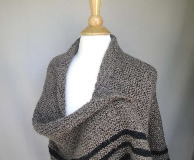 Garter Stitch Shawl with Border Stripes Knitting Pattern, Outlander Inspired Claire Carolina, Chunky Yarn, Knit Top Down image 8