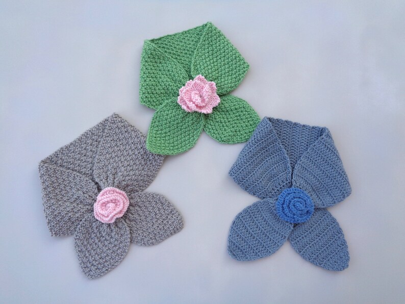 Women Teen Girls Keyhole Style Posy Ascot Scarf Knitting Pattern Worsted Yarn Neck Warmer Scarf with Rose Flower
