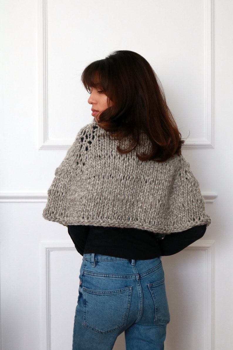 Shoulder Cape Knitting Pattern, Shoulder Warmer, Shawl with Button, Super Bulky Yarn, Capelette image 5