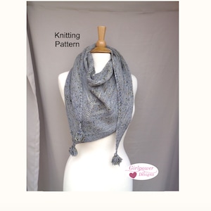 Triangle Scarf with Tassels Free Knitting Pattern, Easy Knit, Sport Weight Yarn, Bandana Neck Wrap, Small Shoulder Shawl
