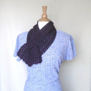 Easy Crochet Pattern Keyhole Scarf, Worsted Yarn, Lacy Scallop, Pull Through Scarf, Ascot Neck Warmer image 6