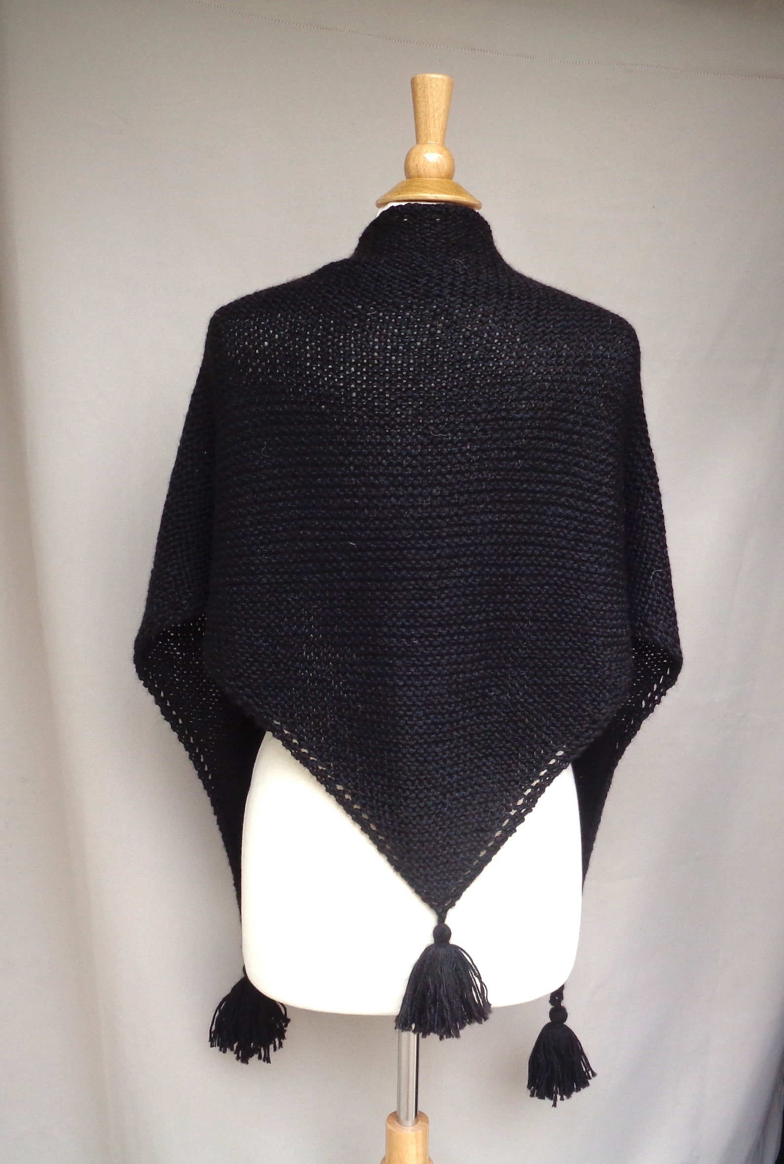 Easy Knit Shawl with Tassels Knitting Pattern Chunky Yarn Etsy España