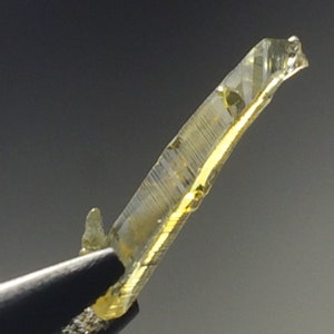 Fluorescent Color-Changing Zincite