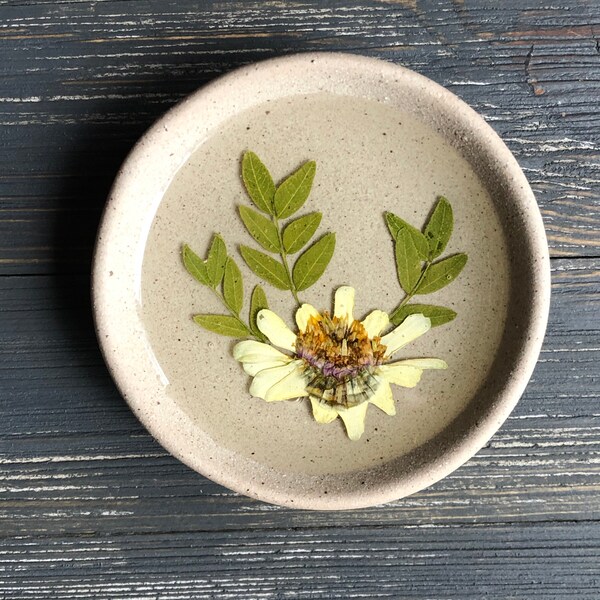 Simple Ceramic Preserved Flower Ring Dish