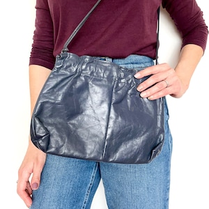Vintage 1970s Navy Blue Leather Shoulder Bag with Pull Apart Snap Closure, 70s Chic Minimalist Handbag, Unique Day Purse, Retro Accessory