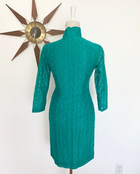 Vintage 1960s Emerald Green Brocade Lace Cheongsa… - image 4