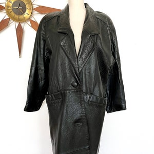 Long manteau en cuir noir vintage des années 1980 par G-III, veste mi-longue boutonnée à épaules larges et manches dolman, pardessus rocker gothique, S/M