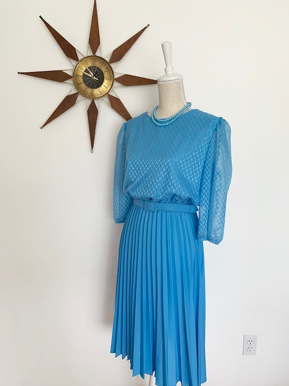 Vintage 1970s Sky Blue Polyester Blouson Midi Dre… - image 10