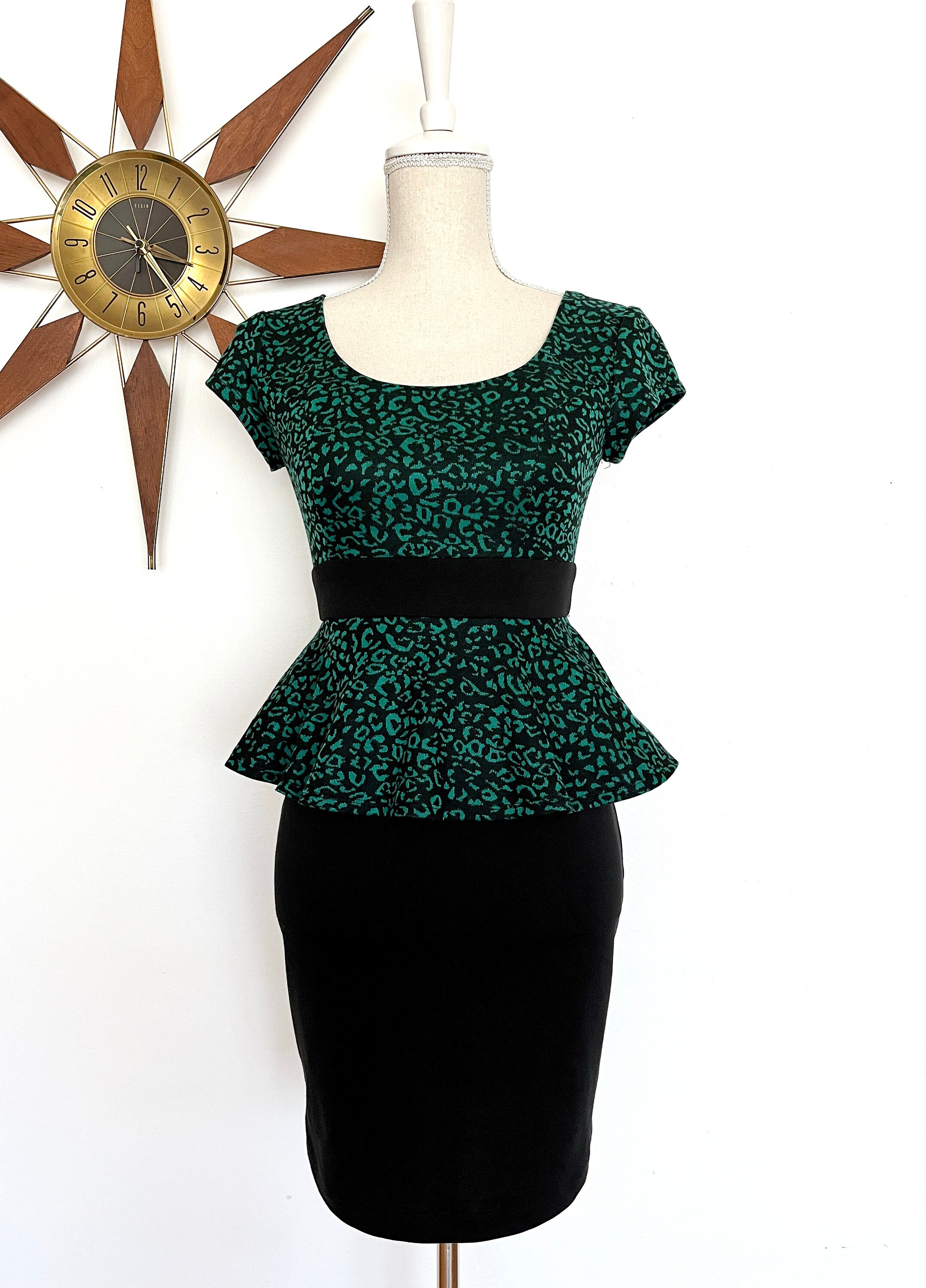 Vintage Y2k/2000s Black & Green Leopard Print Peplum Dress